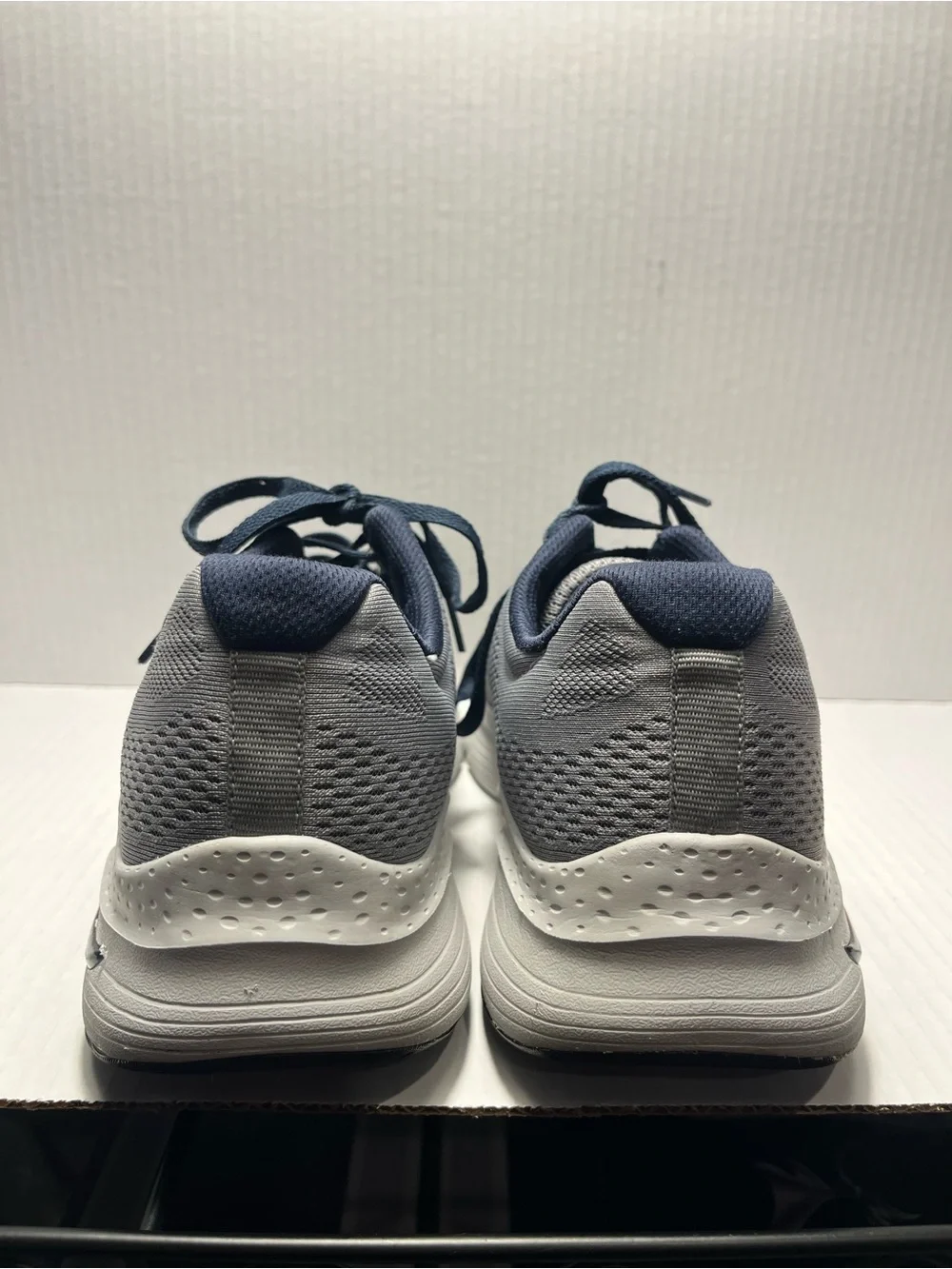 Skechers Arch Fit Sneakers 8.5 Grey Air Cooled Men's